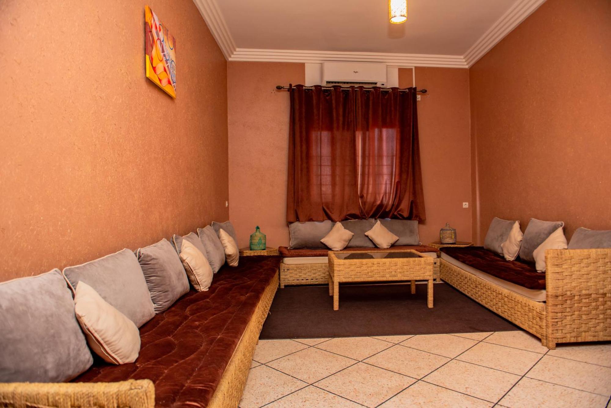 Appartement Afgo Уарзазат Экстерьер фото