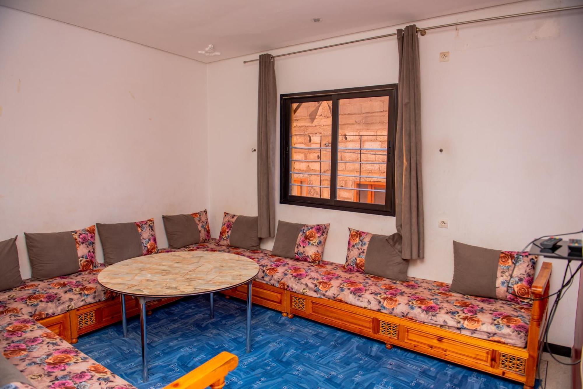 Appartement Afgo Уарзазат Экстерьер фото